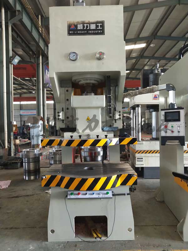 YWH21-200T高配液壓沖床