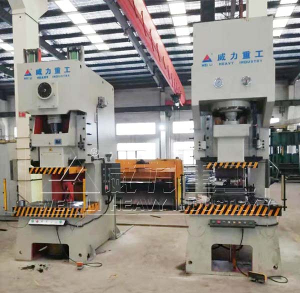 液壓沖床客戶現場使用圖片